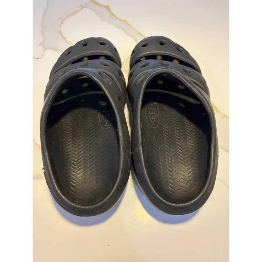 Keen Yogui Magnet Black Slip on Clog Men's US Size 8 Model 1024633